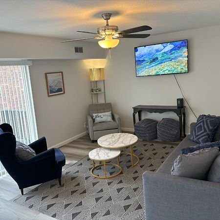 Peaceful Park 2 Bedroom Remodeled Family Suite Granite City 외부 사진
