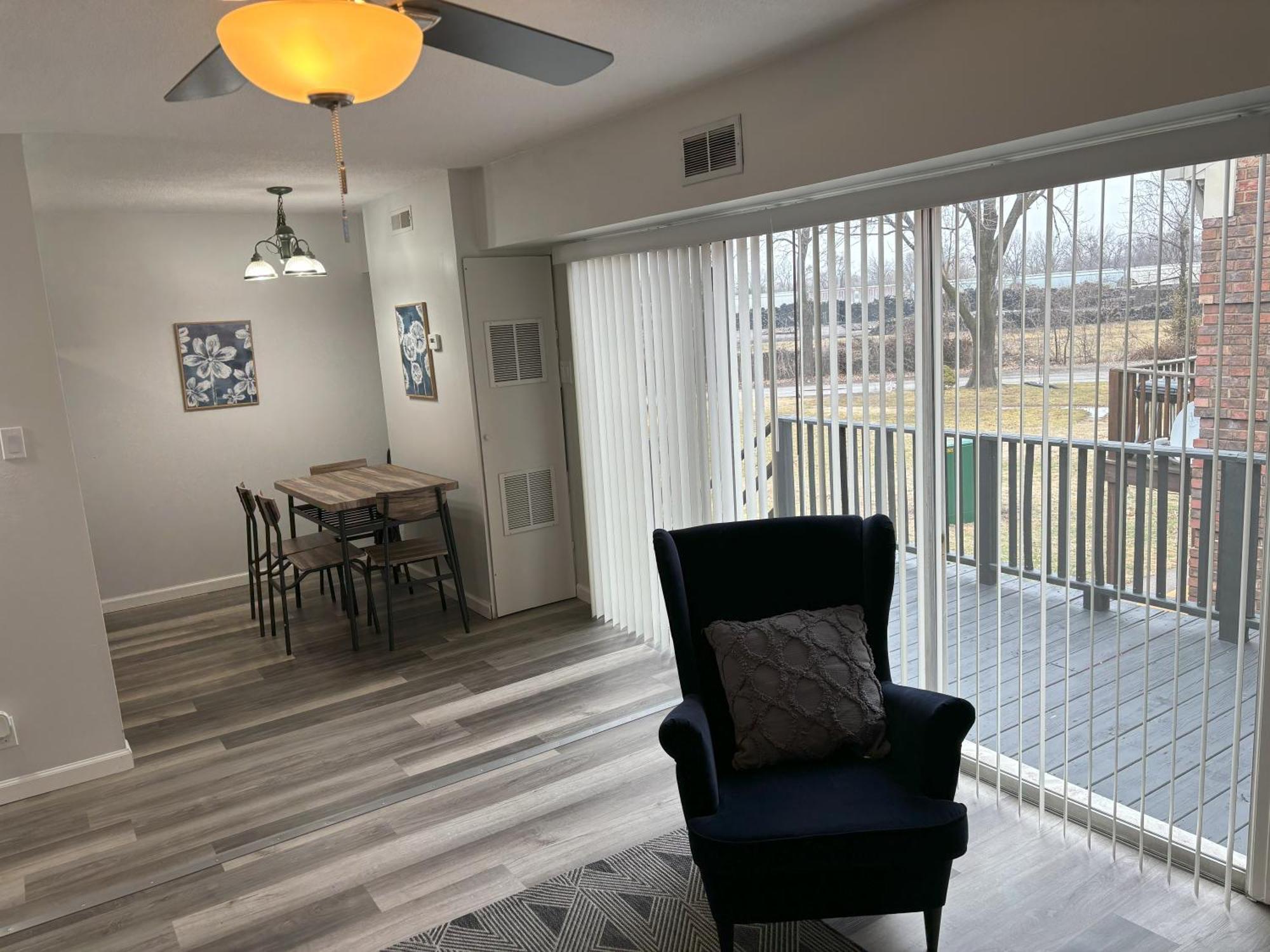 Peaceful Park 2 Bedroom Remodeled Family Suite Granite City 외부 사진