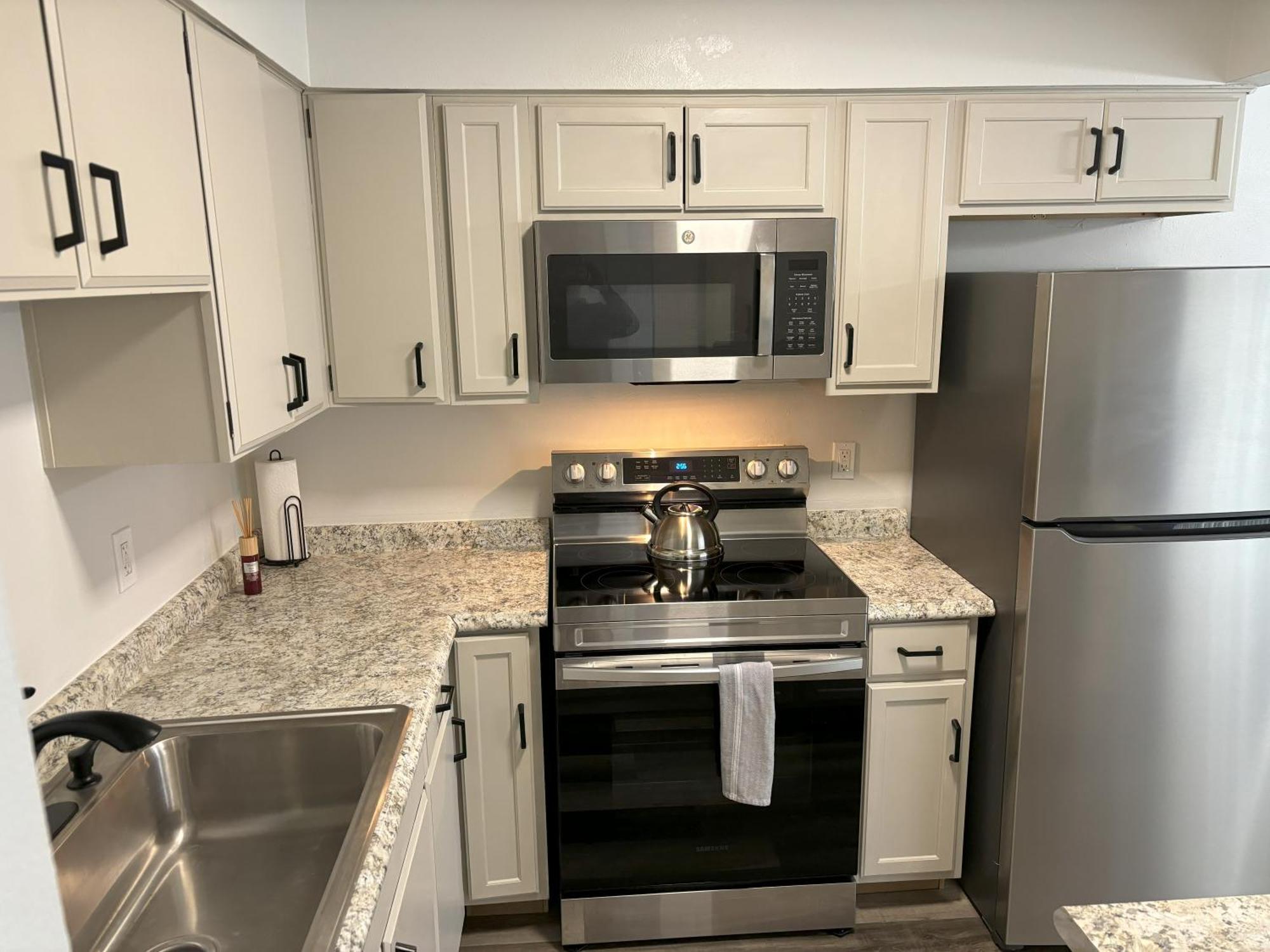 Peaceful Park 2 Bedroom Remodeled Family Suite Granite City 외부 사진