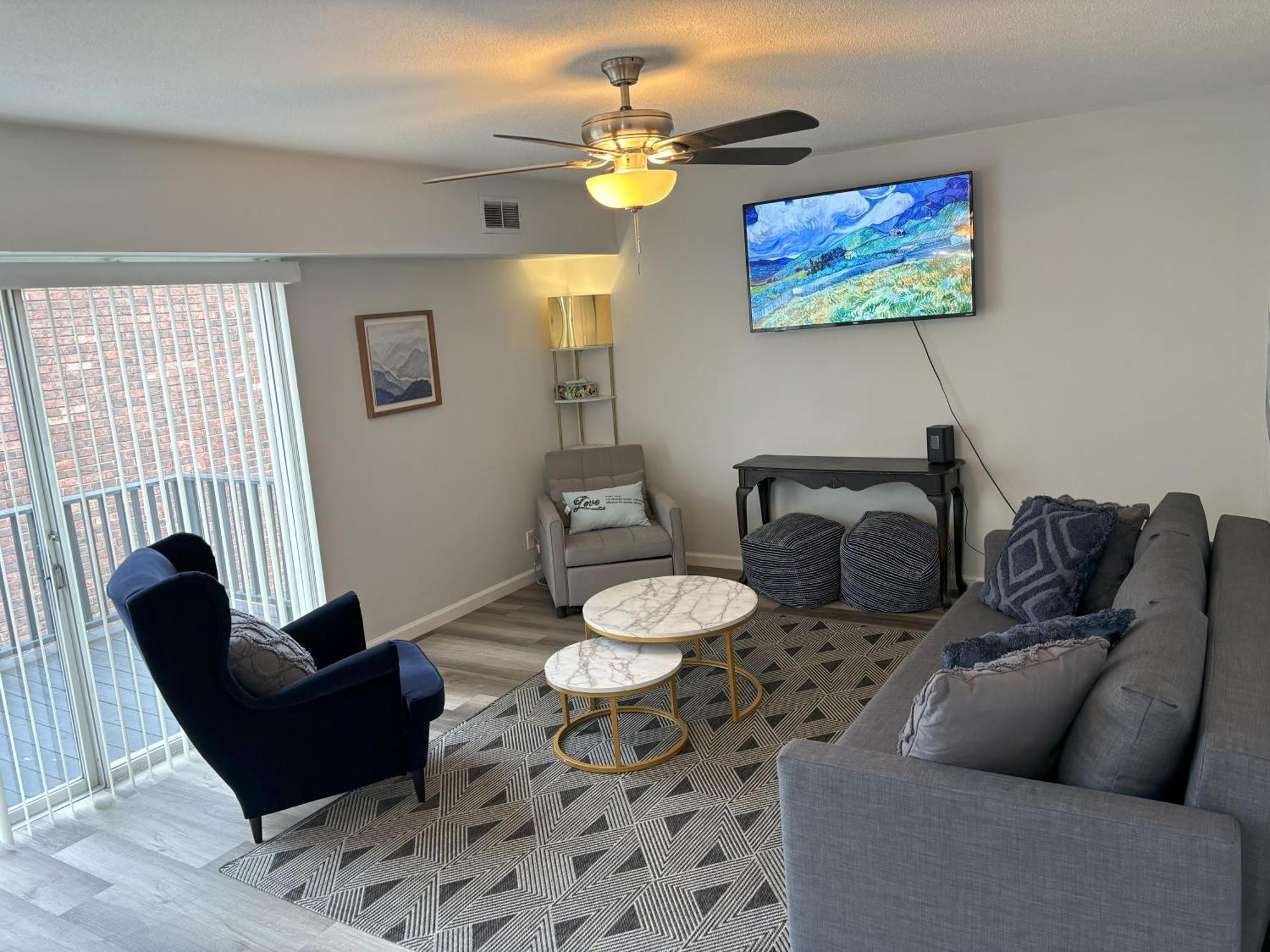 Peaceful Park 2 Bedroom Remodeled Family Suite Granite City 외부 사진